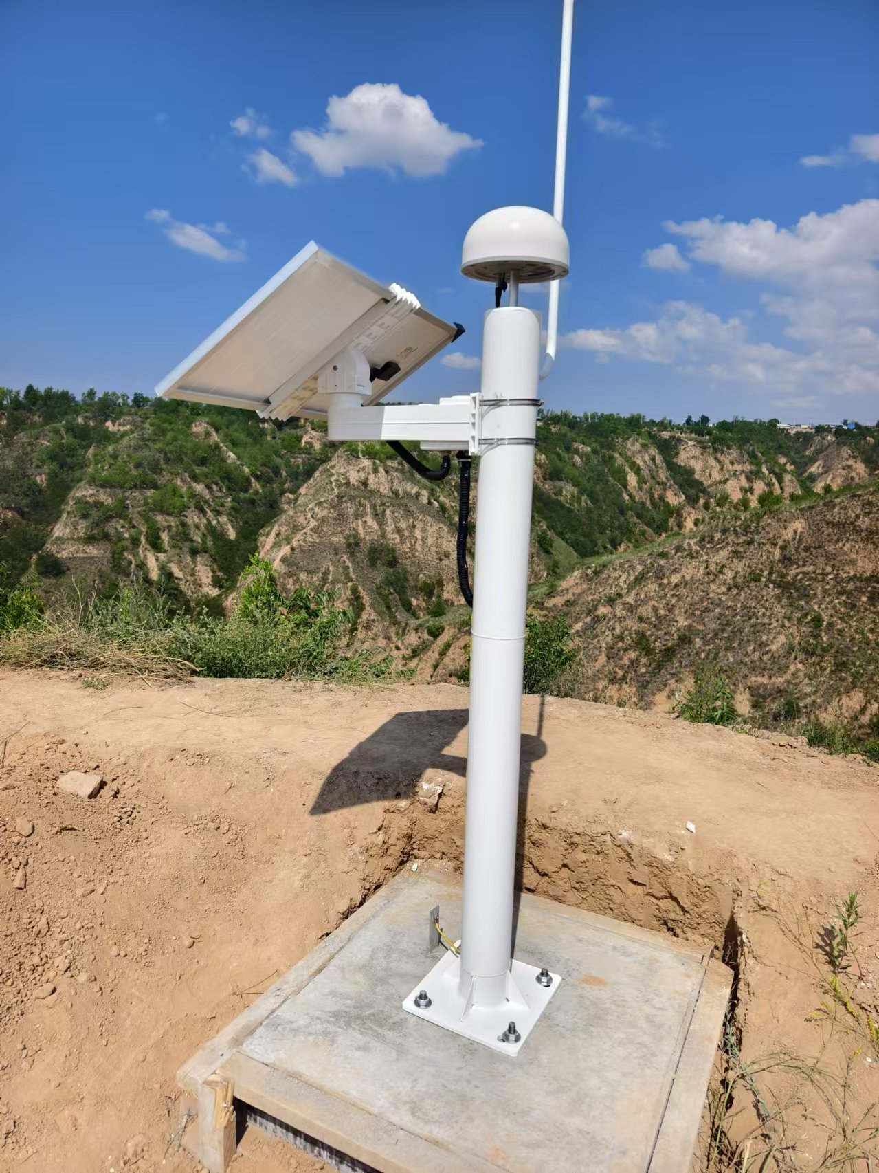 中石油煤層有限責(zé)任公司韓城采氣管理區(qū)邊坡監(jiān)測(cè)站 (3).jpg